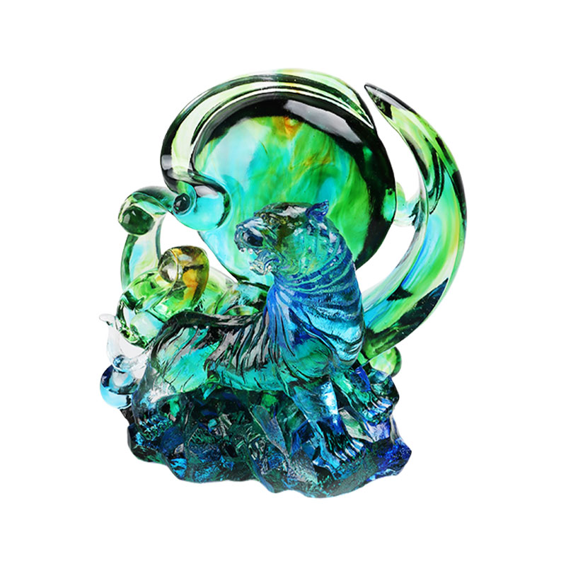 Blågröna genomskinliga tigerprydnader i kristallglas