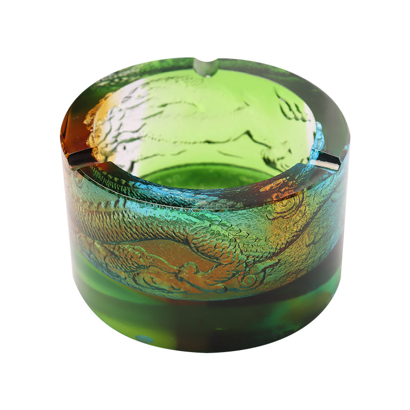 Askkopp av glas med drake-out-of-sea-mönster