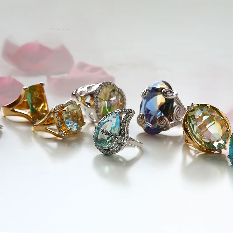 Ring med droppformigt slipat glas