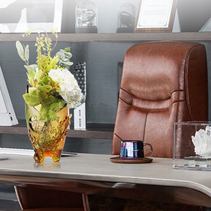 Hemdekorationer Plum blossom snidad design bärnstensglas vas