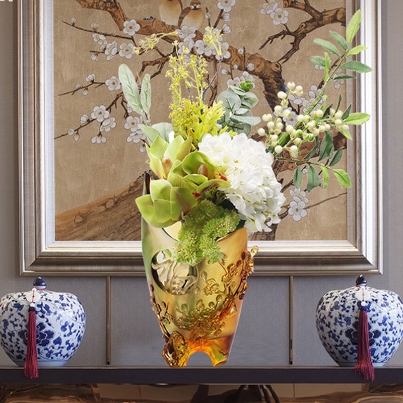 Hemdekorationer Plum blossom snidad design bärnstensglas vas