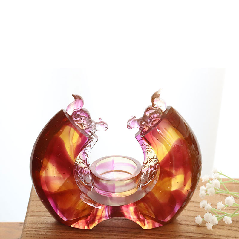 Lila färgad glasyr ljusstake