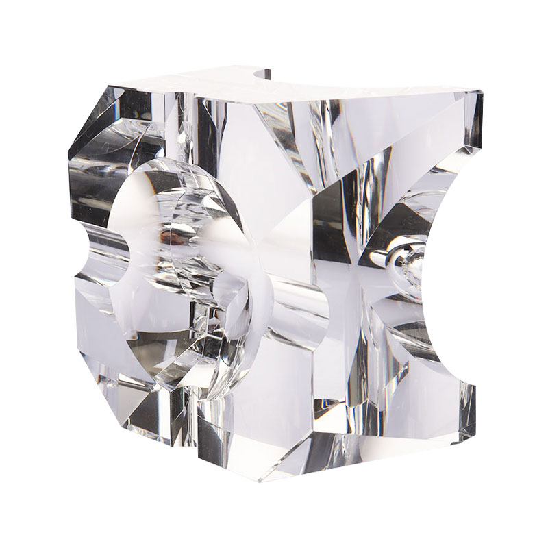 Enkel geometrisk design askkopp i transparent glaskristall