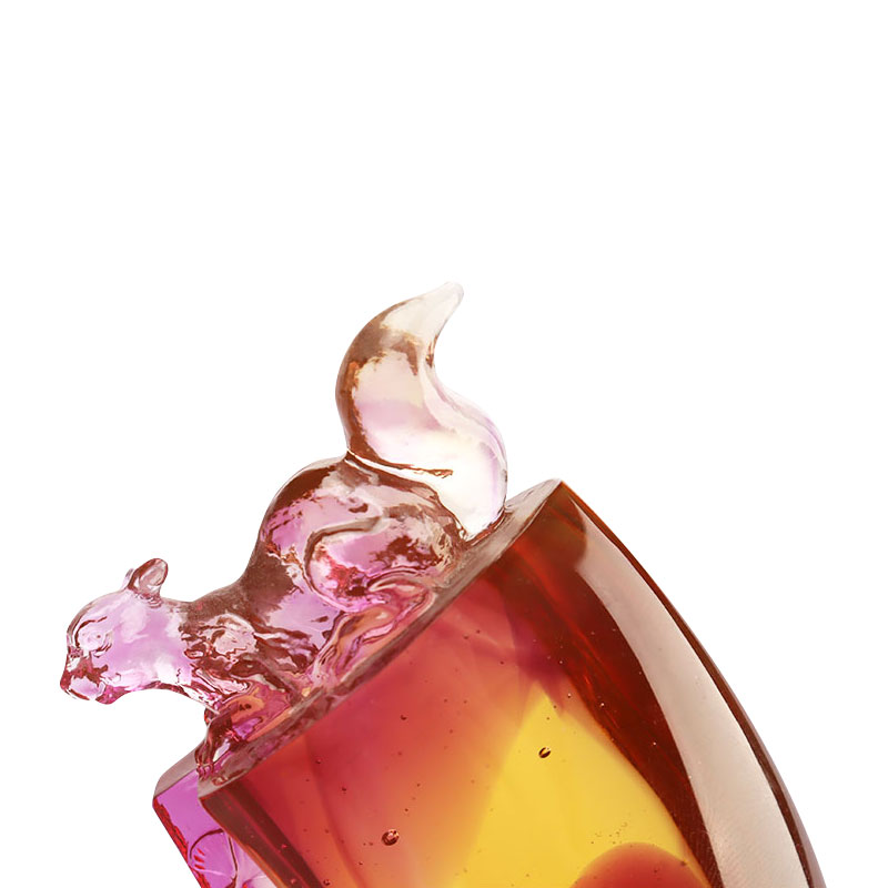 Lila färgad glasyr ljusstake