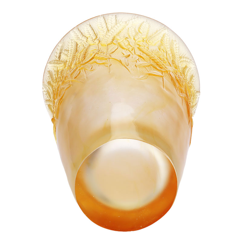 Amber glasvas präglad med veteöron