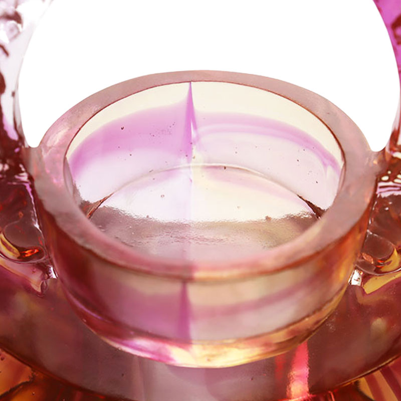 Lila färgad glasyr ljusstake