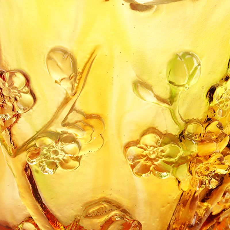 Hemdekorationer Plum blossom snidad design bärnstensglas vas