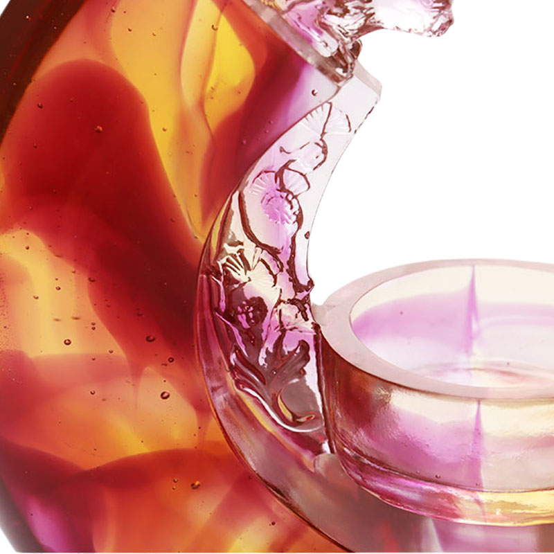 Lila färgad glasyr ljusstake