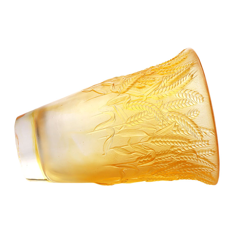 Amber glasvas präglad med veteöron