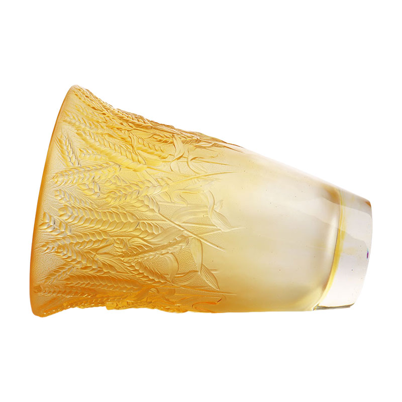 Amber glasvas präglad med veteöron