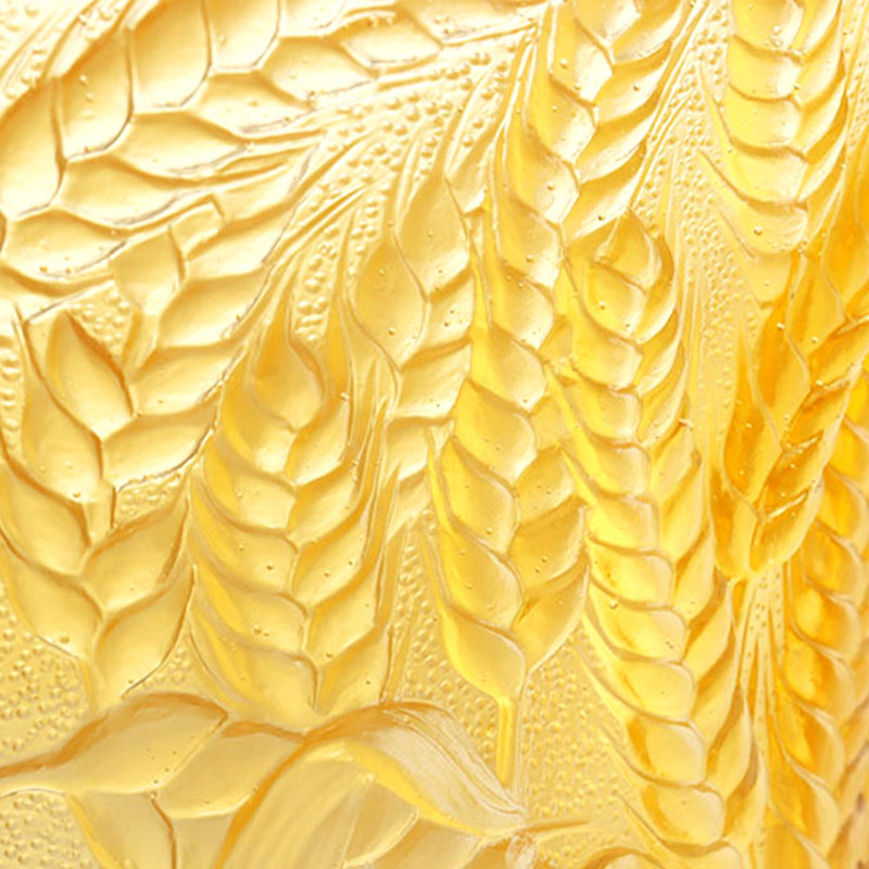 Amber glasvas präglad med veteöron