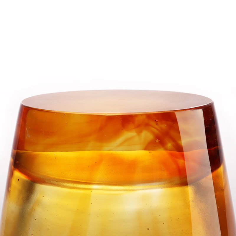 Amber glasvas präglad med veteöron